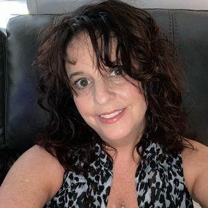 Meet your Posher, Vivian